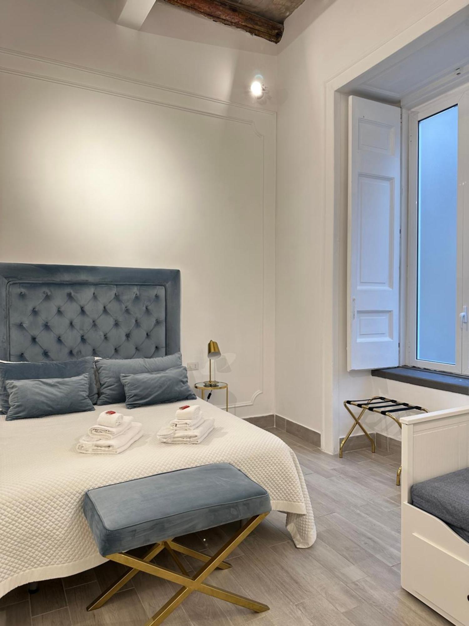 Maison M Napoli Boutique Rooms Экстерьер фото