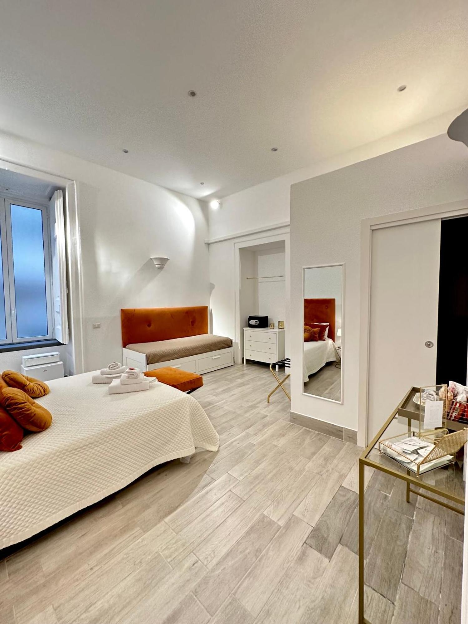 Maison M Napoli Boutique Rooms Экстерьер фото